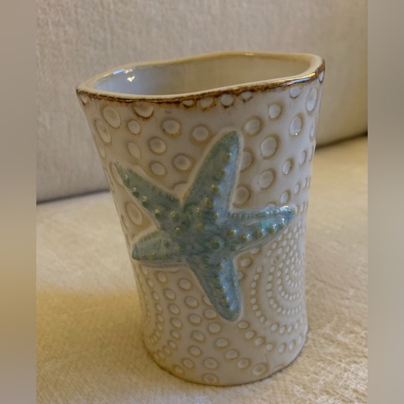 Other - LN BEACH MOTIF BATHROOM GLASS.